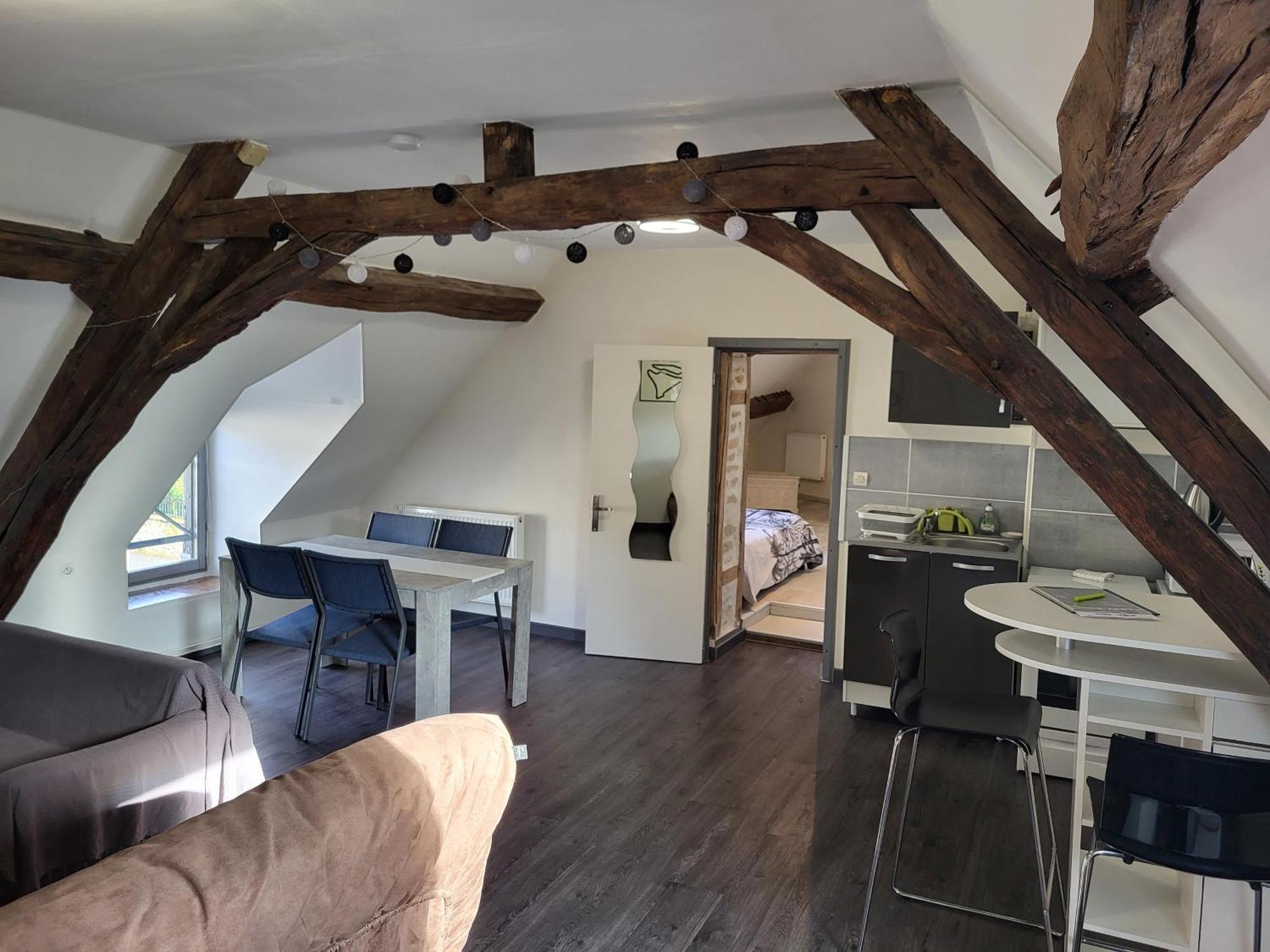 Appartement Au Pied Du Circuit De Magny-Cours Luaran gambar
